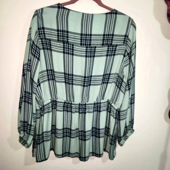 Lane Bryant Peplum Top Plaid Aqua & Black Soft Button Detail - Picture 6 of 10